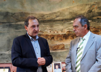 Ο Πρόεδρος της Π.Ε.Δ.Α. Γιώργος Ιωακειμίδης και ο Δήμαρχος Δήμου Βύρωνα, Γρηγόρης Κατωπόδης